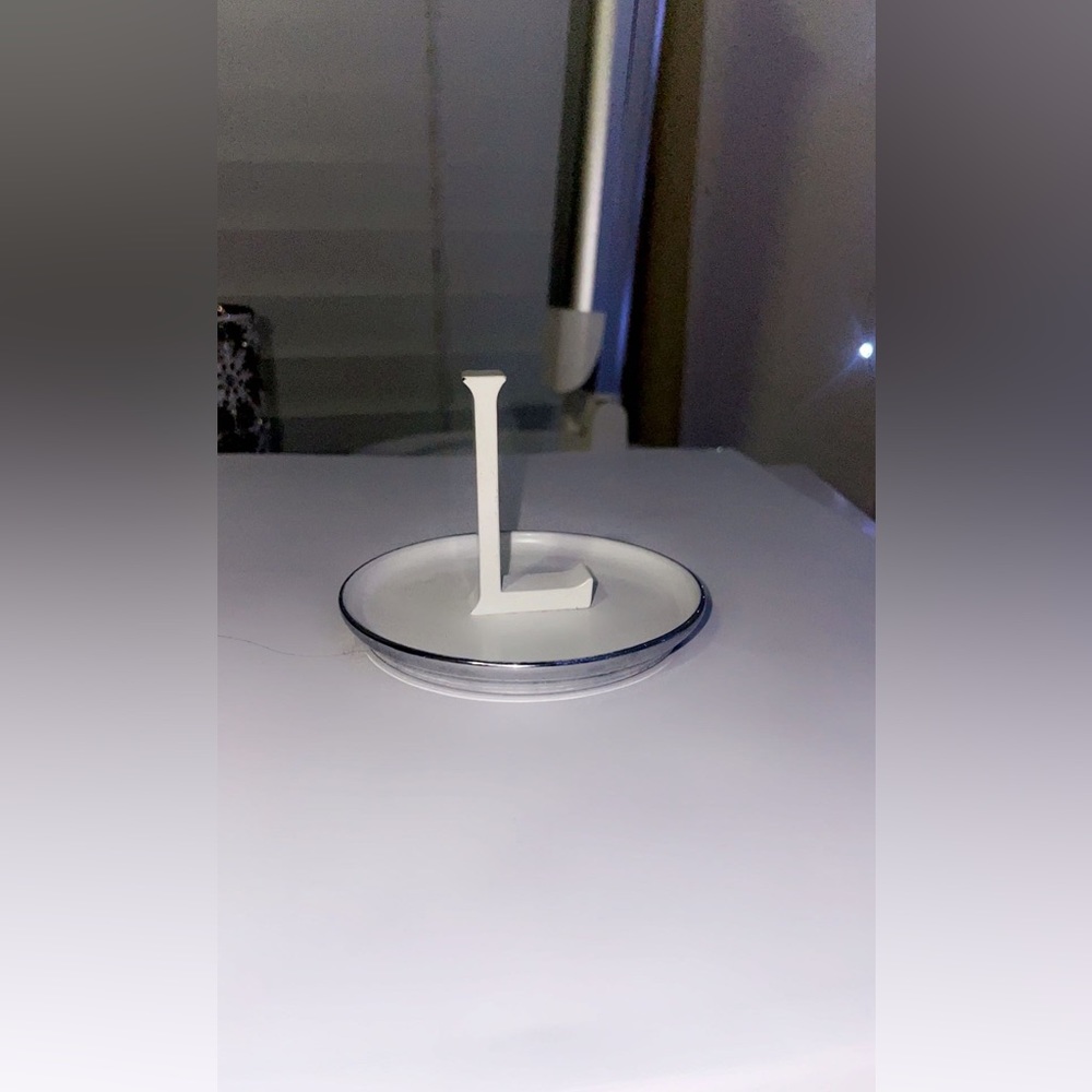 L ring holder